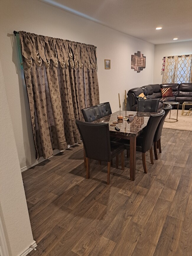 Foto del edificio - 14927 Talus Rd