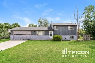 Building Photo - 15 Minden Cir
