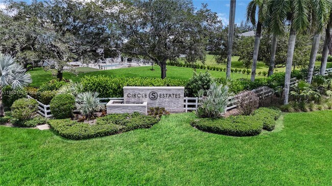 Foto del edificio - 15846 SW 49th St