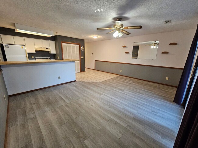 Foto del edificio - Little River Inn 2004