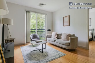 Building Photo - 320 D St