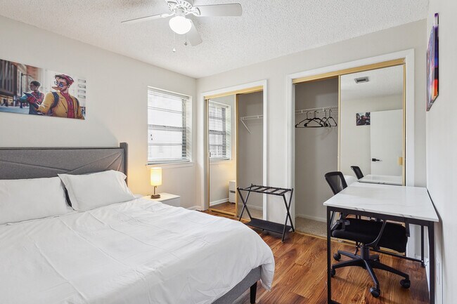 Foto del edificio - 2301 Edenborn Ave