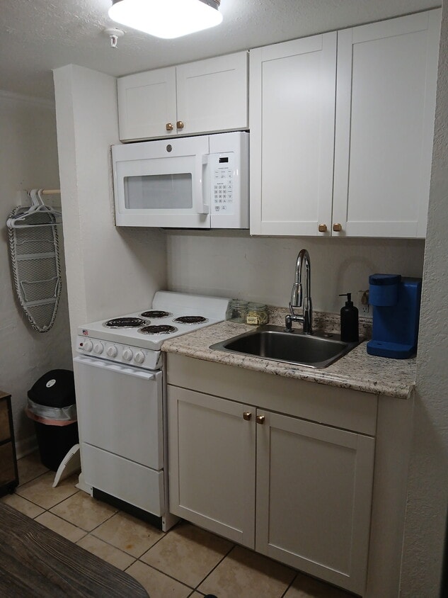 Building Photo - 2600 S Ocean Blvd