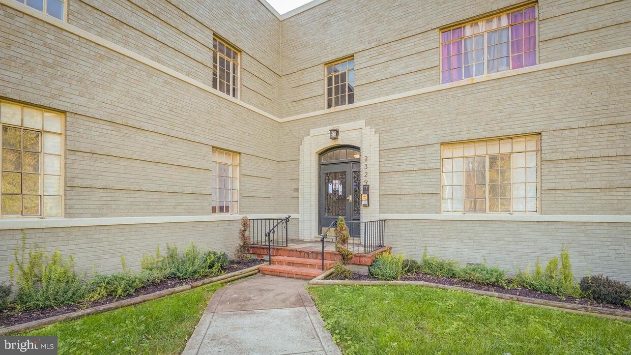 Primary Photo - 2329 Fairlawn Ave SE