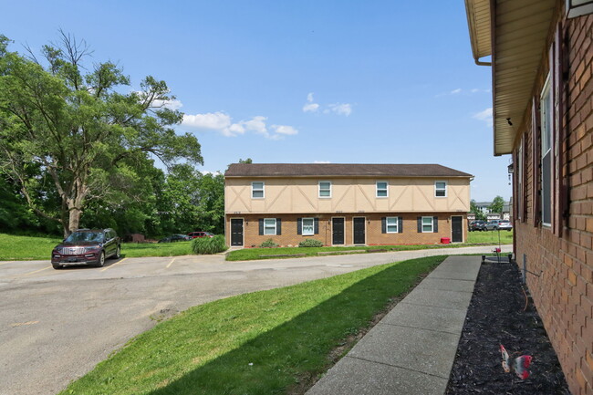 Building Photo - 2608 Christine Blvd