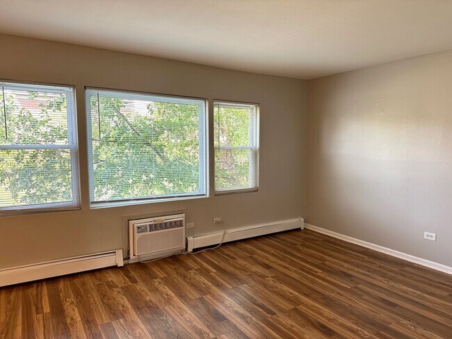 Building Photo - 8635 84th Ct