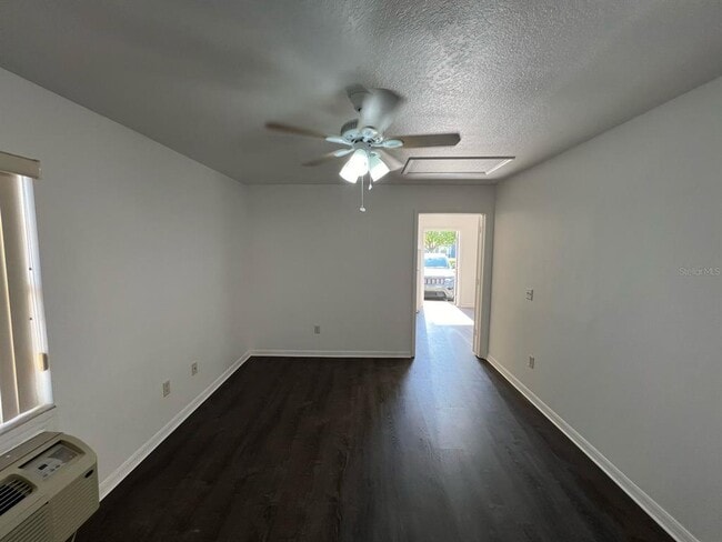 Building Photo - 833 Caribbean Dr