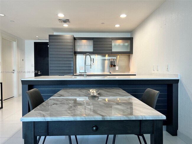 Building Photo - 200 Biscayne Blvd Way