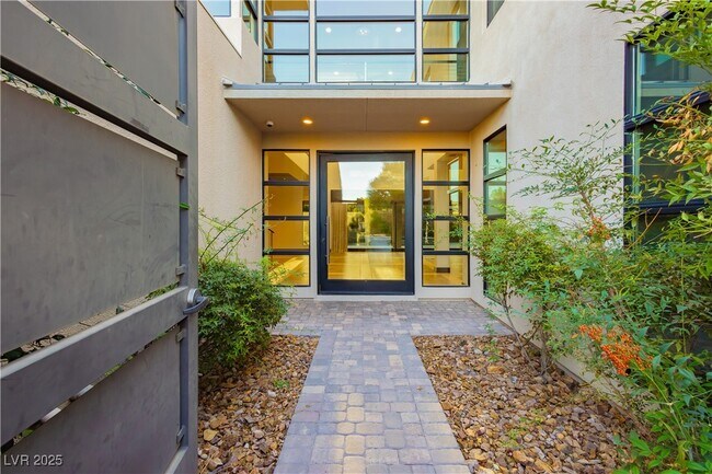 Foto del edificio - 94 Glade Hollow Dr