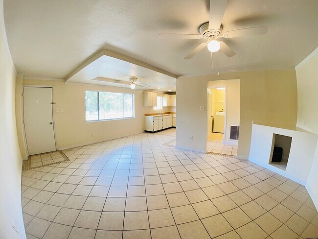 Building Photo - 6804 N Armenia Ave