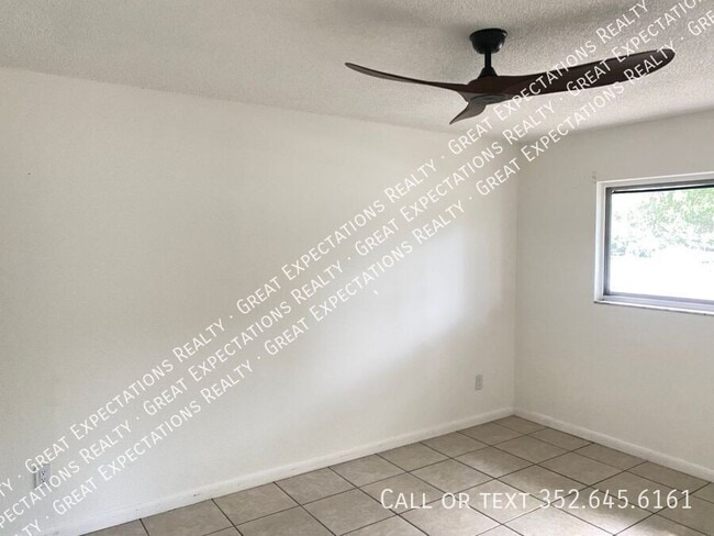 Building Photo - 5846 SE Drew Rd