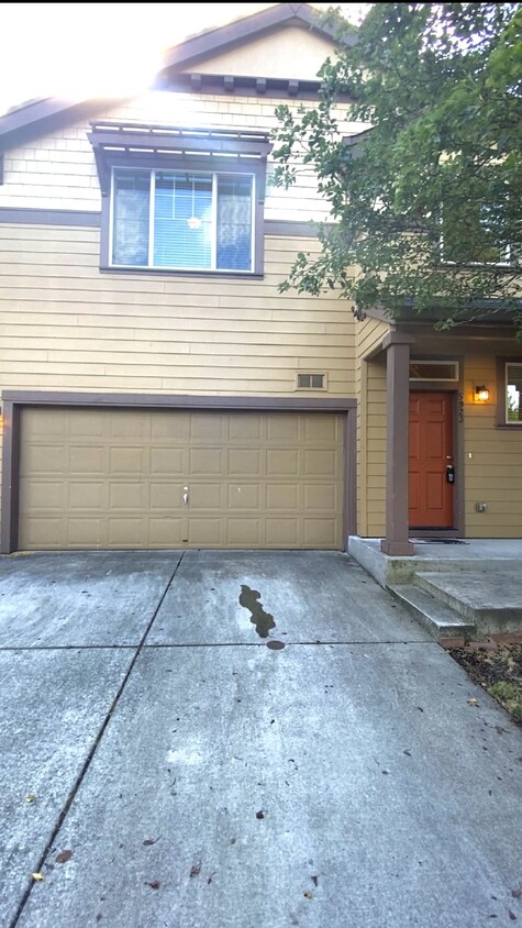 Primary Photo - 3 Bedroom in Minnehaha Neighborhood, Fence...