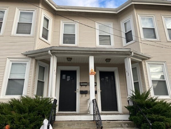 Primary Photo - 142 Lowell St