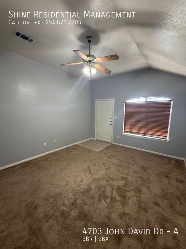 Foto del edificio - 4703 John David Dr