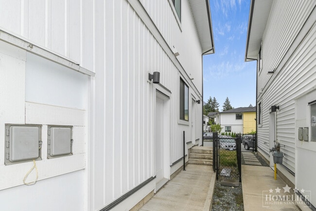 Building Photo - Spacious Modern 2 Bed 1 Bath Basement Suite for Rent in Hope (Silver Creek)!