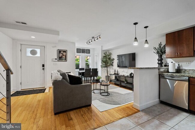 Foto del edificio - 18 N St NW