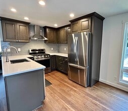 Building Photo - 6571 Amy Ln NE Building Photo - 6571 Amy Ln NE