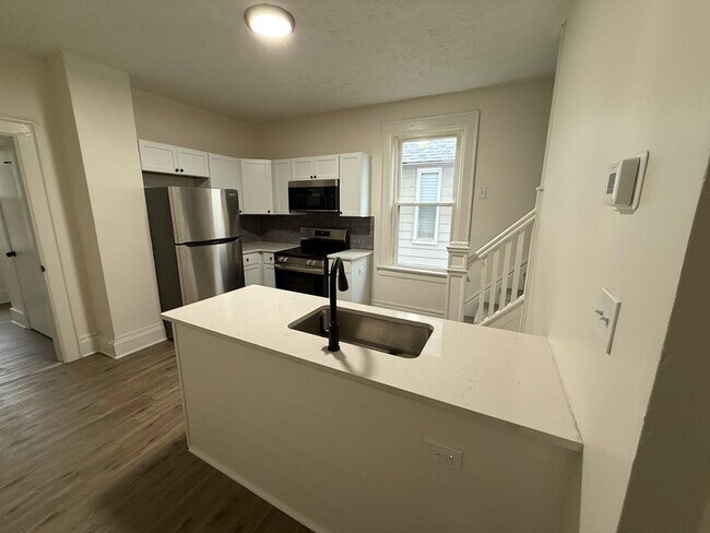 Foto del edificio - 975-977 Miller Ave