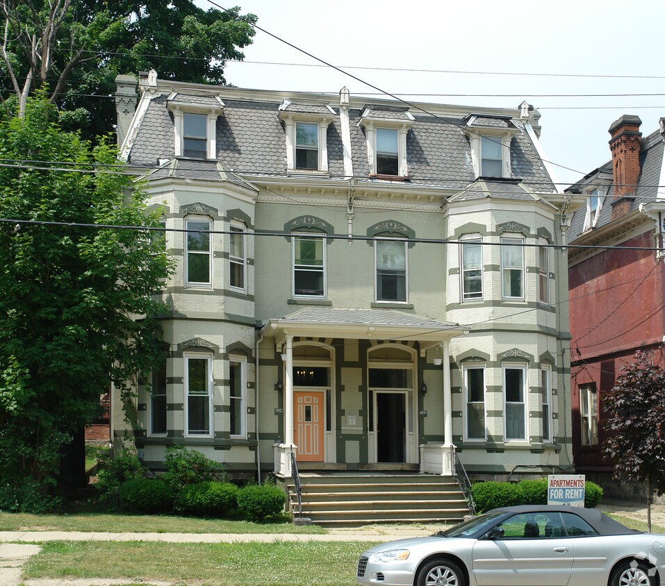 Foto del edificio - 332 W 6th St