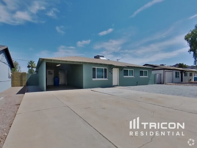 Building Photo - 826 E Orchid Ln