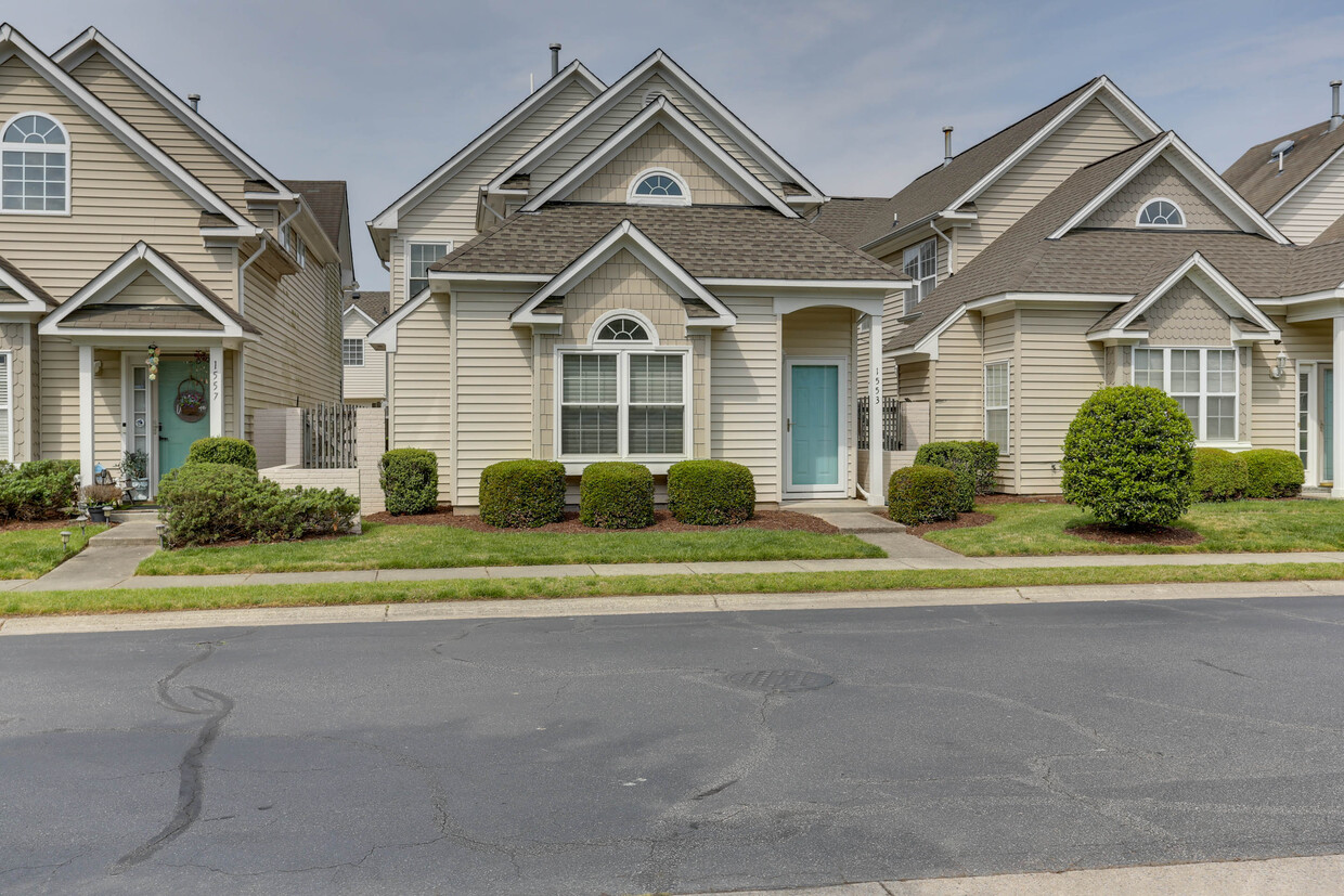 Primary Photo - 1553 Wynd Crest Way
