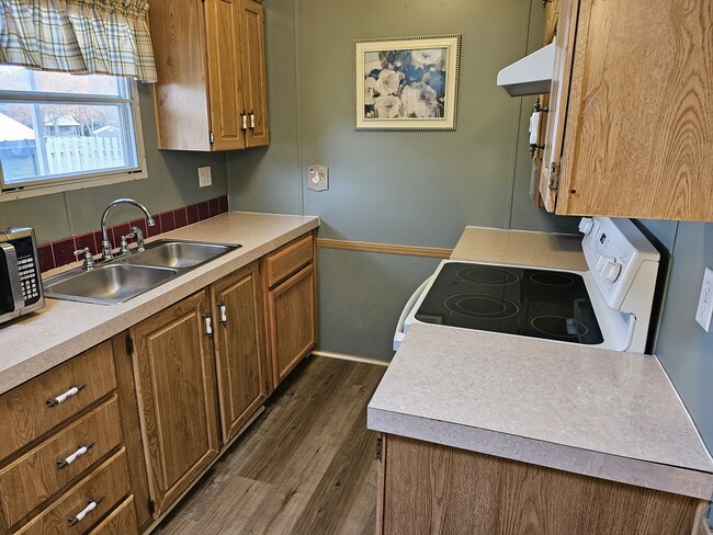 Building Photo - 279 Tricycle Hill Ln