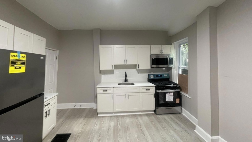 Foto principal - 6152 Glenmore Ave