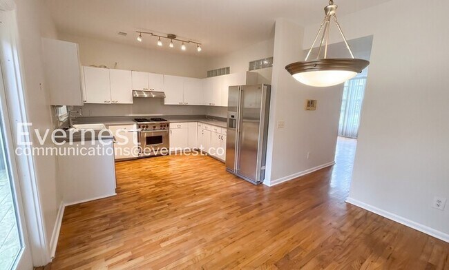 Foto del edificio - 1202 Cleburne Ave NE
