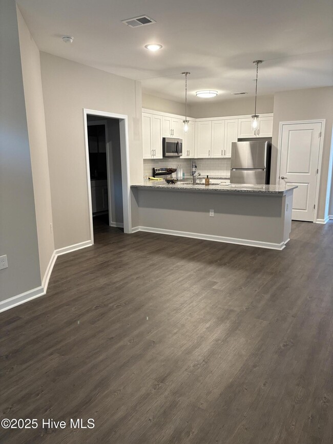 Building Photo - 5630 Lucas Ct