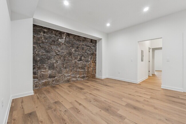 Foto del edificio - The Biggest & Most Private Apartment in th...