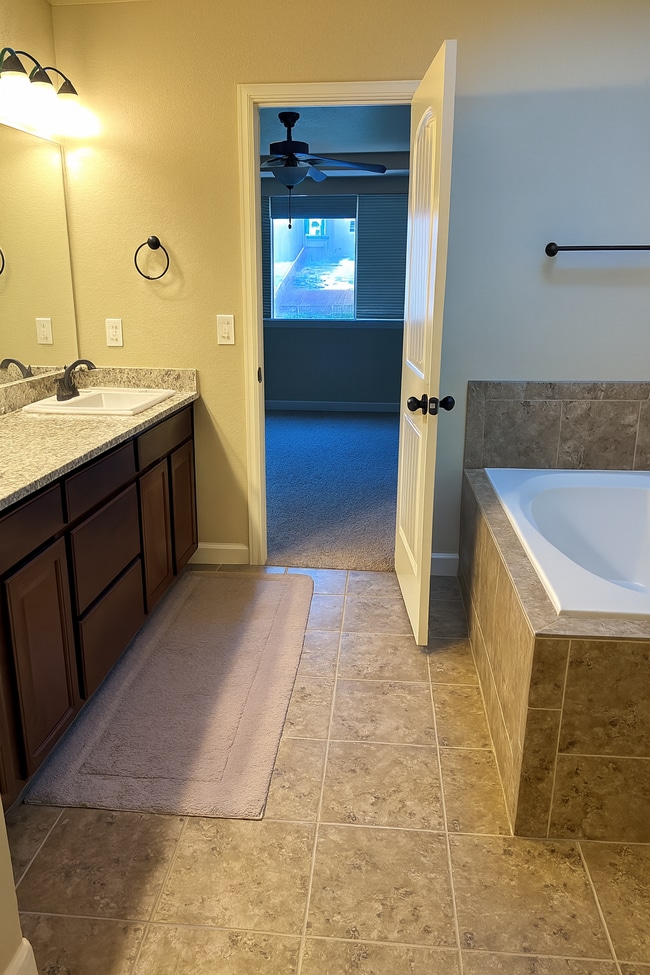 Building Photo - 7238 Dutch Loop