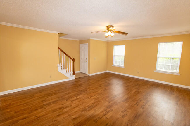Building Photo - 1618 Drayton Ln