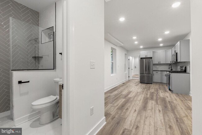 Building Photo - 2938 W Girard Ave