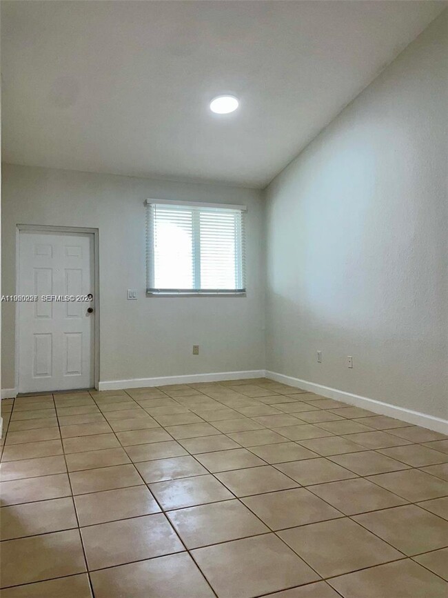 Foto del edificio - 2637 SE 16th Terrace