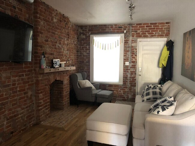 Building Photo - 2738 N Downing St