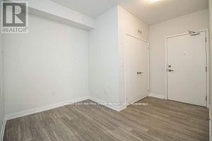Photo du bâtiment - 4055-4055 Parkside Village Dr