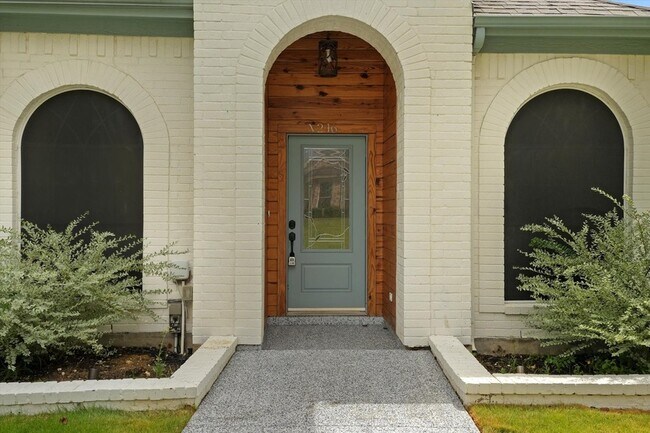 Foto del edificio - 1216 Bold Forbes Dr