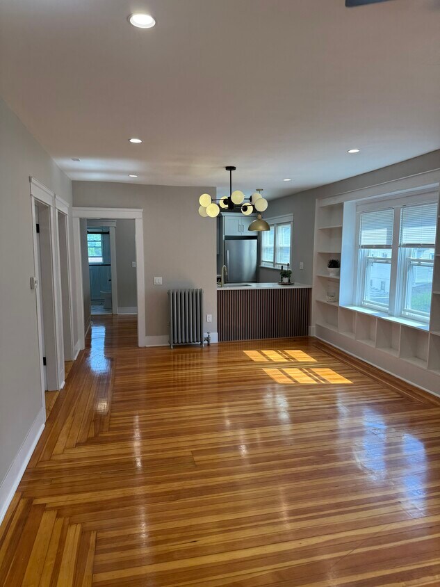 Foto principal - 64 Rochambeau Ave