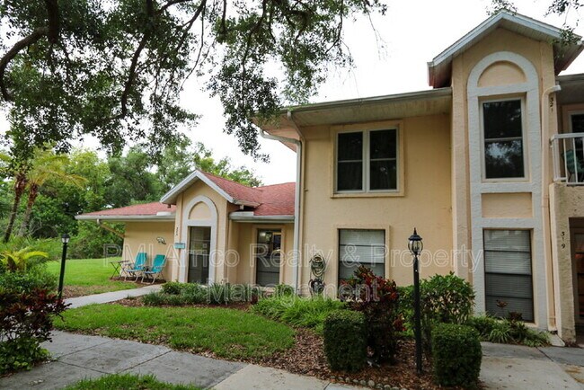 Foto del edificio - 323 Knottwood Ct