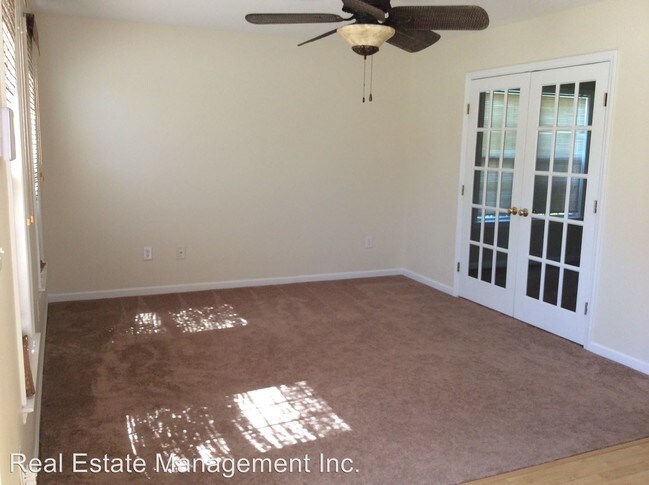 Foto del edificio - 106 Tucker Creek Ln