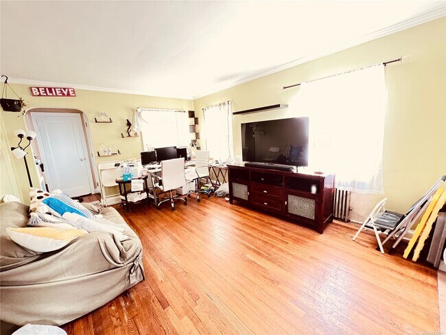 Foto del edificio - 92-38 220th St