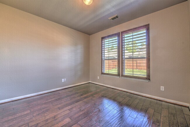 Foto del edificio - 17106 Tupelo Garden Cir