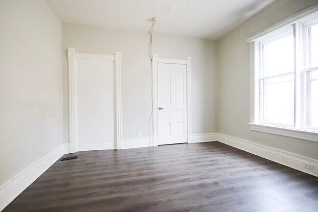 Photo du bâtiment - Cool One-Bedroom By Kitchener GO Station