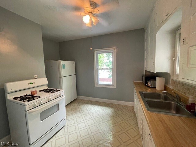 Foto del edificio - 932 Silvercrest Ave