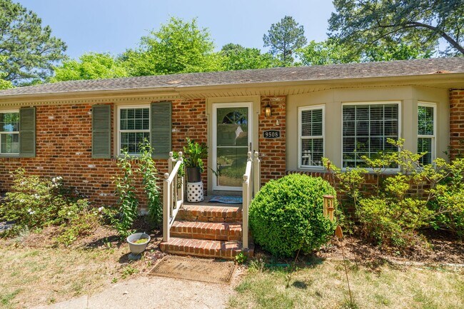 Foto del edificio - Beautiful Single-Level Home with In-Law Suite and Expansive Yard ***Available Early August 2026***