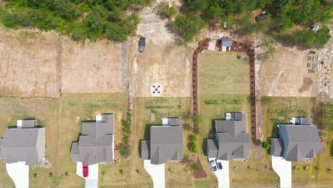 Foto del edificio - 315 Enfield Dr