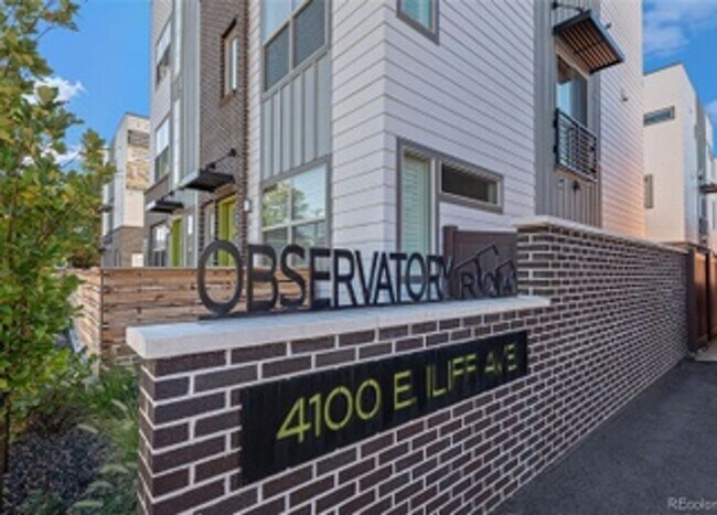 Foto del edificio - Beautiful Townhome in Southeast Denver