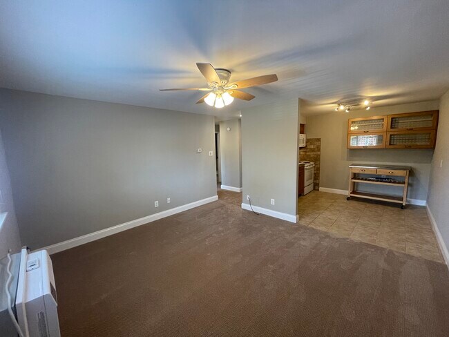 Sala de estar [La unidad real puede variar] - Marimont Apartments