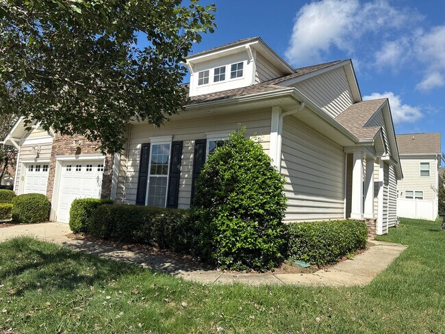 Building Photo - End unit in Waters Edge Community in Belmont!