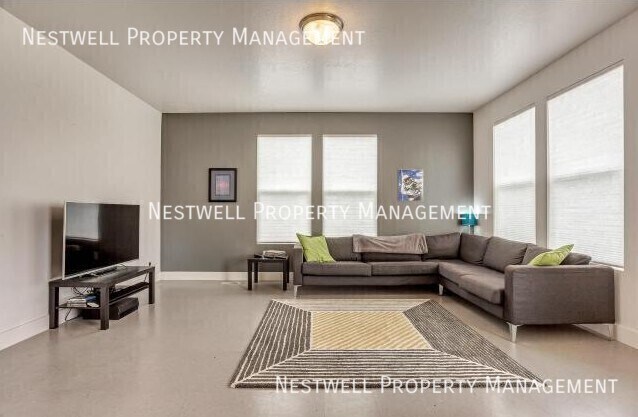Building Photo - 10219 S Clarks Hill Dr